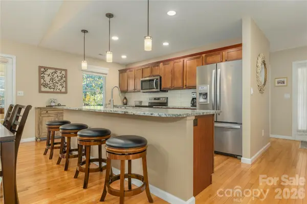 190 Fairway View DR, Etowah, NC 28729