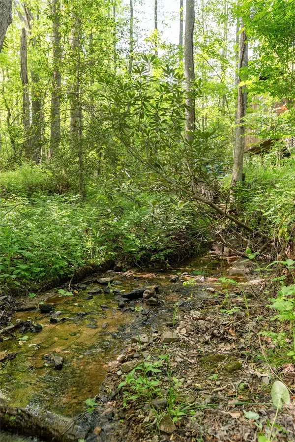 523 Stepp RD, Hendersonville, NC 28792