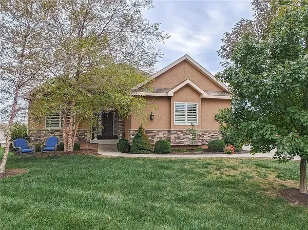 14735 MANOR RD, Leawood, KS 66224