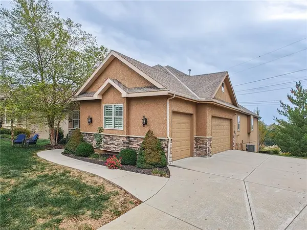 14735 MANOR RD, Leawood, KS 66224
