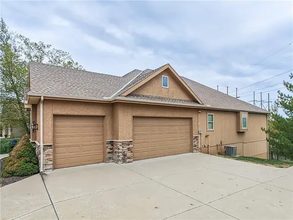 14735 MANOR RD, Leawood, KS 66224