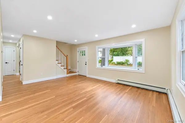 16 Kellum AVE, Huntington Station, NY 11746