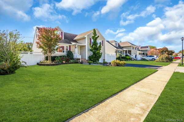 3906 Ralph ST, Seaford, NY 11783
