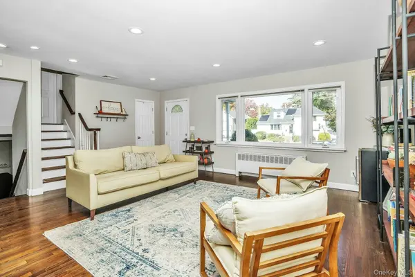 3906 Ralph ST, Seaford, NY 11783