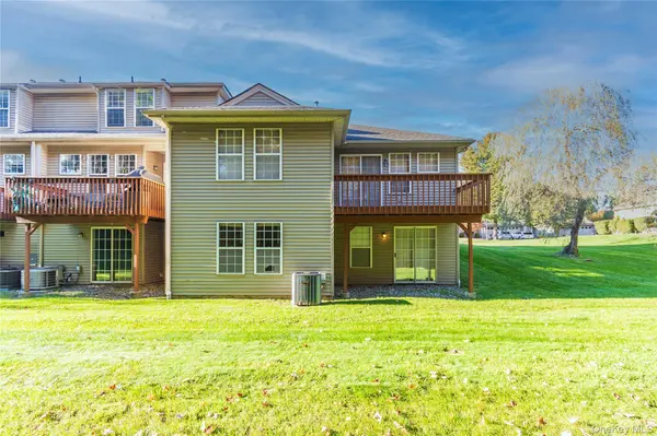 257 Crestwood CT, Fishkill, NY 12524