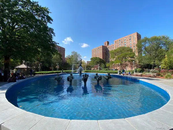 14 Metropolitan OVAL #12B, Bronx, NY 10462