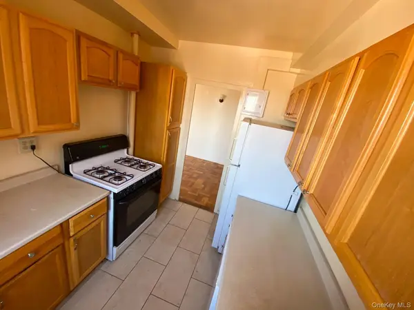 14 Metropolitan OVAL #12B, Bronx, NY 10462