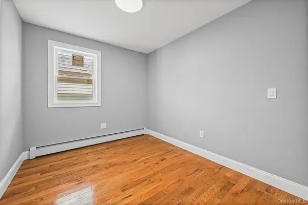 18821 118th Ave, Saint Albans, NY 11412
