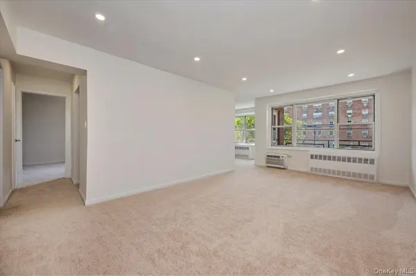 99 Randall AVE #1F, Freeport, NY 11520