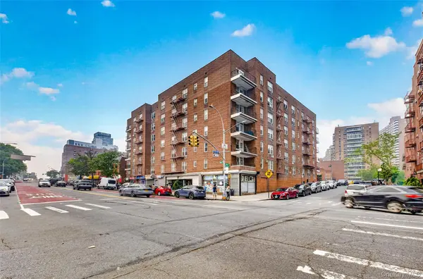 45-92 Main ST #7L, Flushing, NY 11355