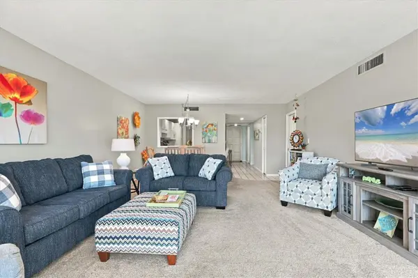 7405 W COUNTRY CLUB DR N #104, Sarasota, FL 34243