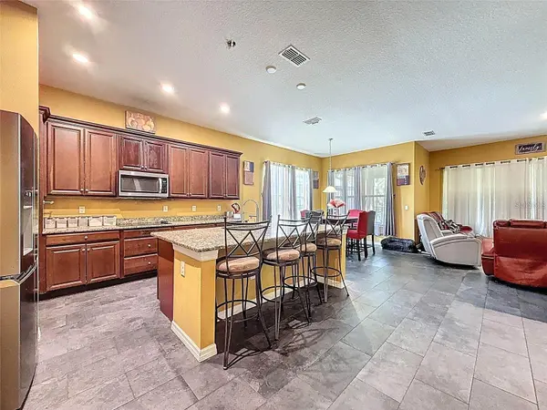 4916 ROLLING GREEN DR, Wesley Chapel, FL 33543