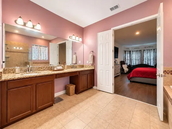 4916 ROLLING GREEN DR, Wesley Chapel, FL 33543