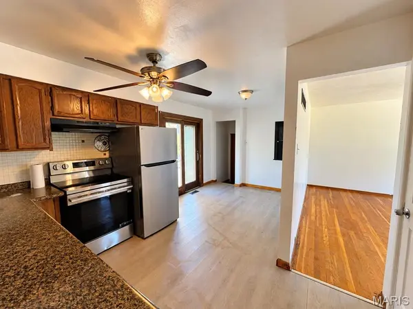 10916 Arctic DR, Green Park, MO 63123