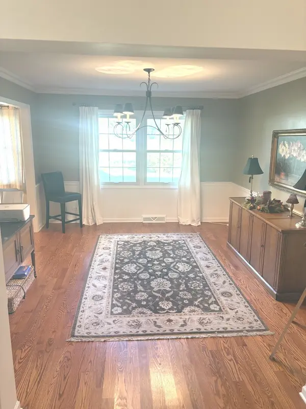 1221 W Bauer RD, Naperville, IL 60563