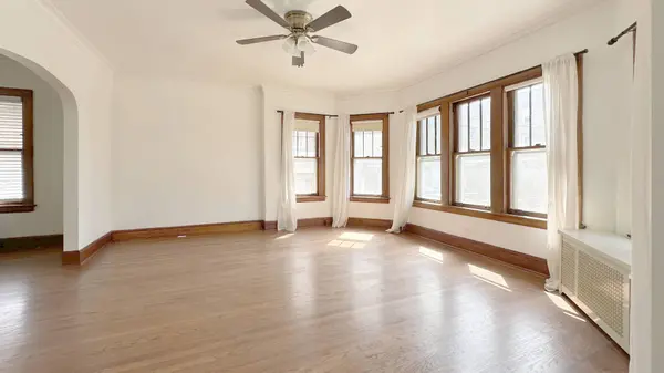 5214 W Schubert AVE, Chicago, IL 60639