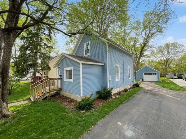 724 8th AVE NW, Faribault, MN 55021