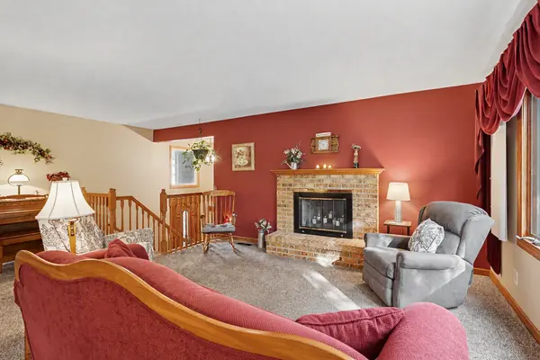 12405 Villaburne DR, Burnsville, MN 55337