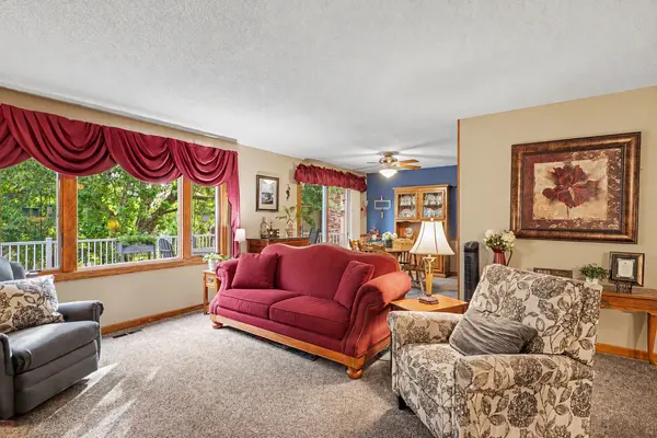 12405 Villaburne DR, Burnsville, MN 55337