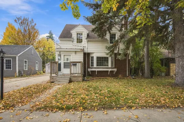 411 13th ST S, Moorhead, MN 56560