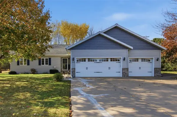 1432 Perry ST, Chippewa Falls, WI 54729