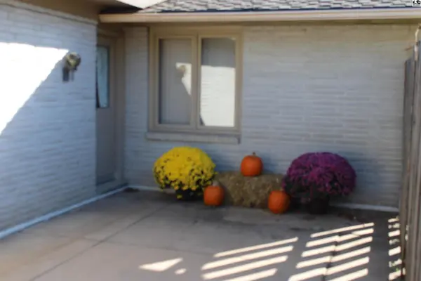 3105 N Nutmeg Ln, Hutchinson, KS 67502
