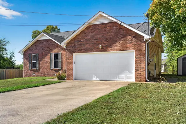 3412 E Henderson Way, Clarksville, TN 37042