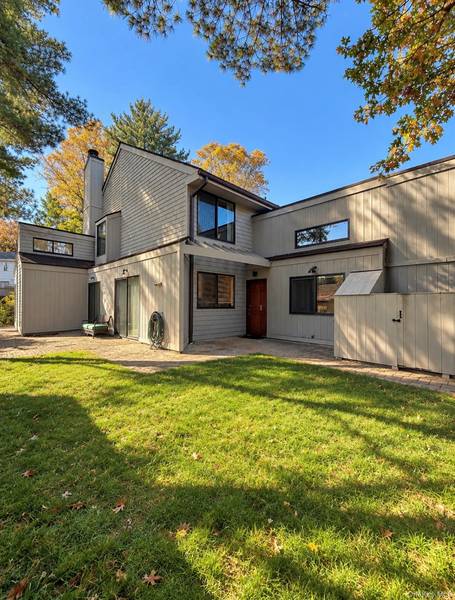 15 Pine Ridge RD, Larchmont, NY 10538