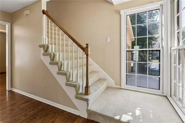 9151 W 102nd TER, Overland Park, KS 66212