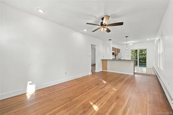 35 Greene AVE, Amityville, NY 11701