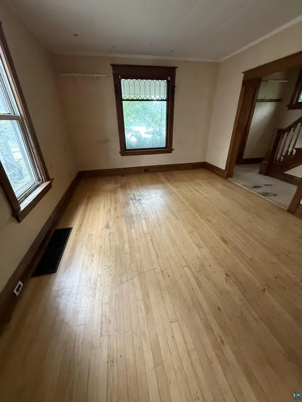 317 N 13th Ave E, Duluth, MN 55805