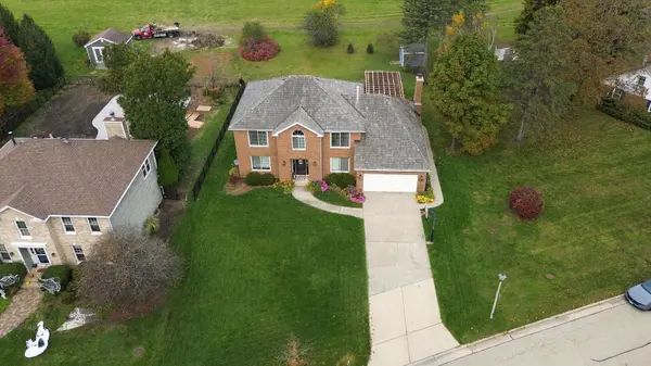 523 Lothair DR, Libertyville, IL 60048