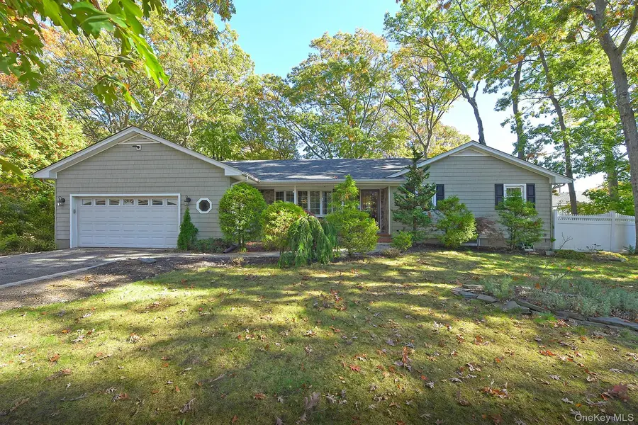673 Old Medford AVE, Medford, NY 11763