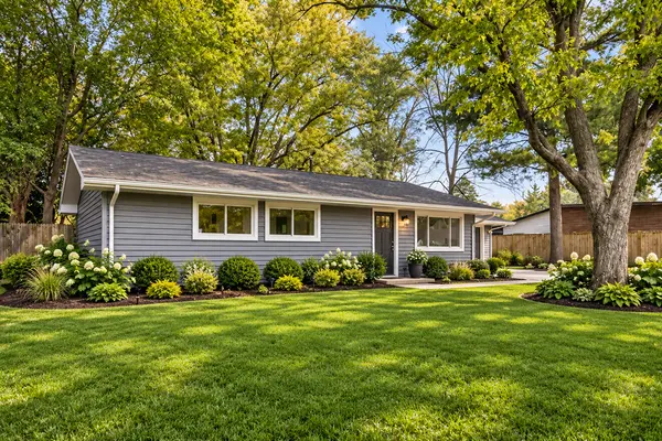 34W784 Skyline DR, St. Charles, IL 60174