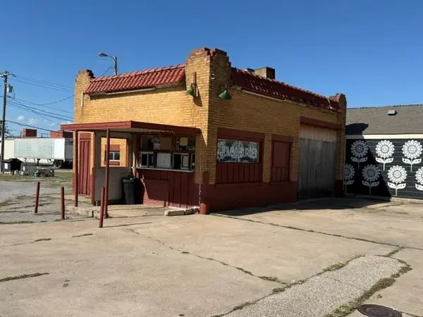 220 S 4th ST, Ponca City, OK 74601