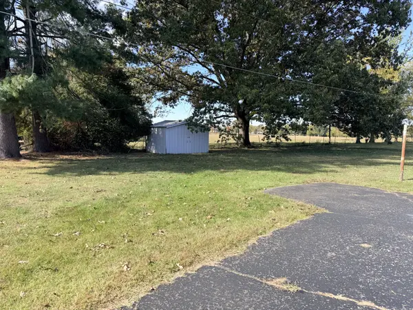 815 S Broadway St, Portland, TN 37148