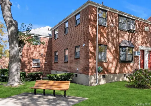199-47 21st AVE #1-112, Whitestone, NY 11357
