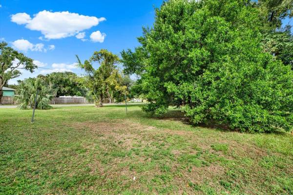 10105 N 16TH ST, Tampa, FL 33612