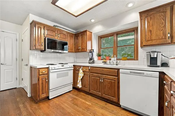 7524 NW 74th TER, Kansas City, MO 64152
