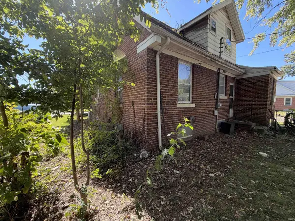 1350 Ravenswood DR, Evansville, IN 47714-3564