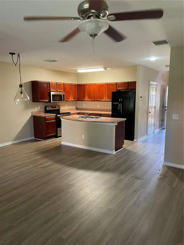 1051 BLACKWATER DR #1051, Wesley Chapel, FL 33543