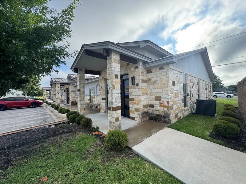 2200 A W Grimes BLVD #210, Round Rock, TX 78664