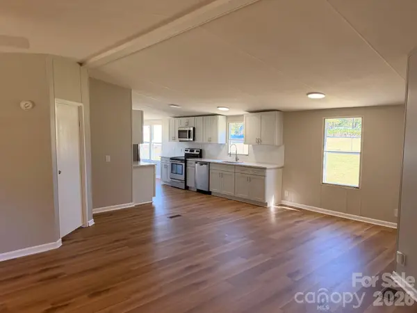 5609 Wildwood CT, Bessemer City, NC 28016