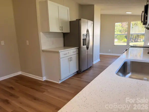 5609 Wildwood CT, Bessemer City, NC 28016