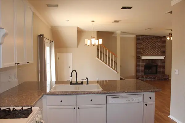 8107 Hawick DR, Round Rock, TX 78681