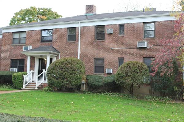 1193 East Broadway #M24, Hewlett, NY 11557