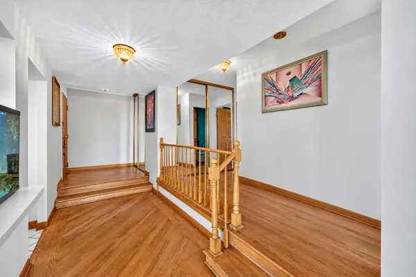 8809 W GOLF RD #9I, Niles, IL 60714