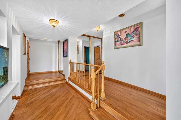 8809 W GOLF RD #9I, Niles, IL 60714