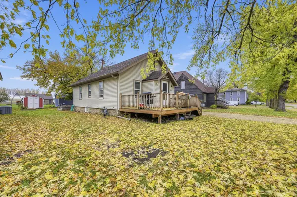 912 13th ST, Windom, MN 56101