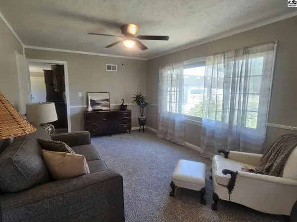 2809 N King St, Hutchinson, KS 67502